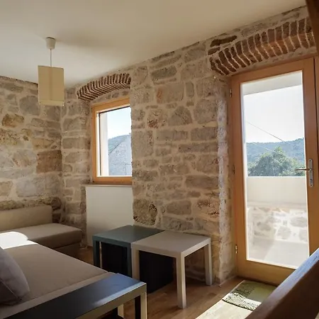 Stone House Nana Holiday home Zlarin