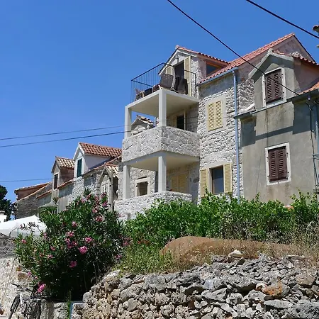 Nyaraló Stone House Nana *