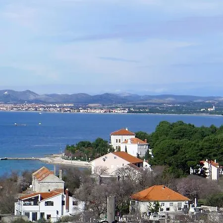 Stone House Nana Zlarin