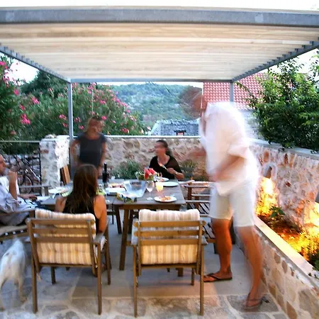 Nyaraló Stone House Nana