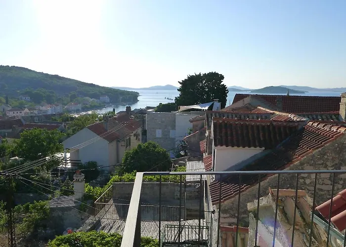 Stone House Nana זלארין