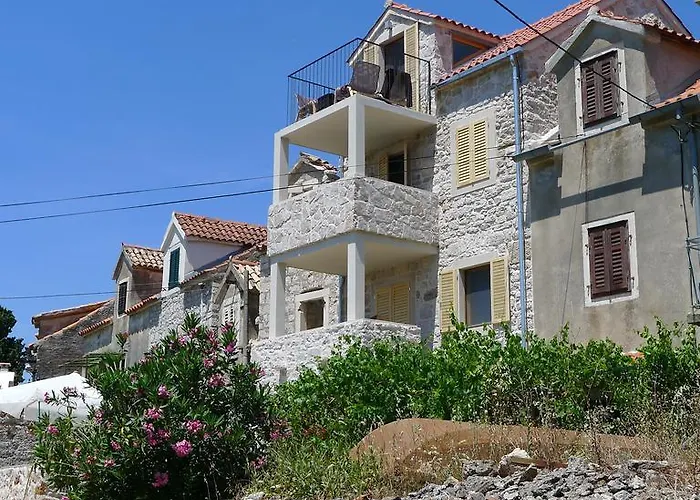 בית נופש Stone House Nana *