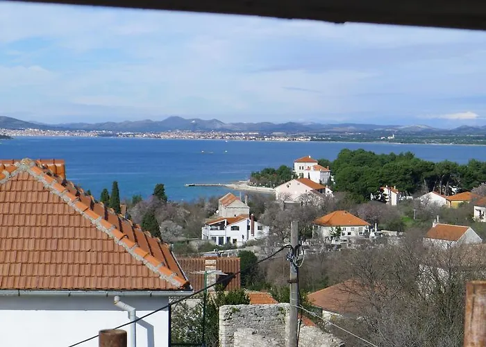 Stone House Nana * זלארין