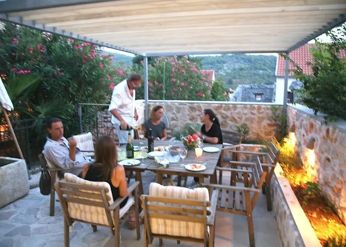 Stone House Nana בית נופש