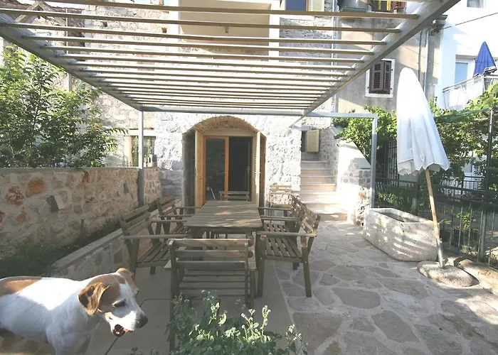 Stone House Nana בית נופש זלארין