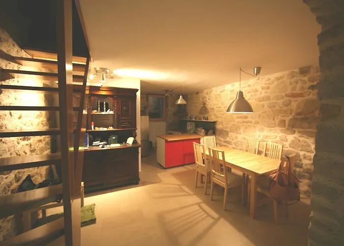 בית נופש Stone House Nana זלארין